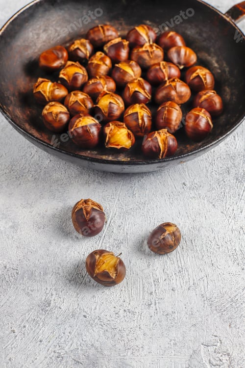 Preview: Tasty roasted organic chestnuts.