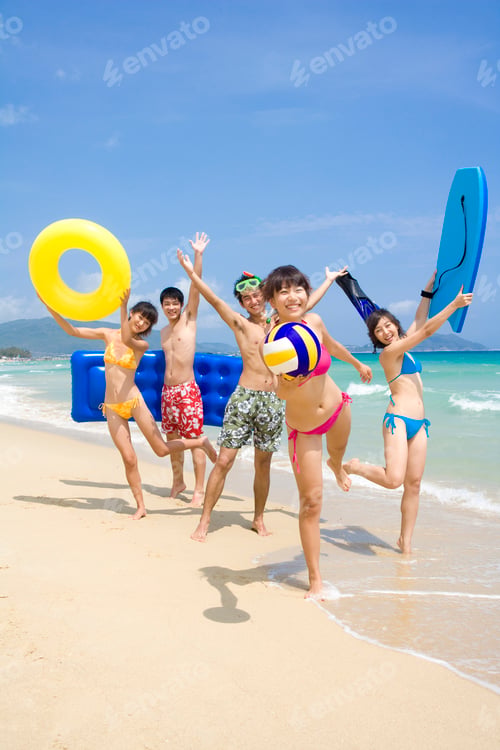 Preview: Chinese friends having fun at the beach