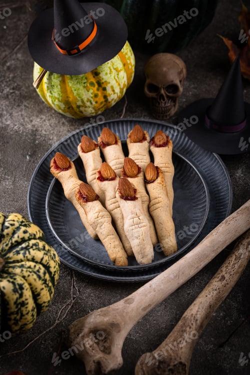 Preview: Halloween cookies in shape of witch finger