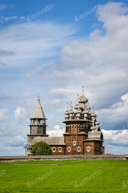 Preview: Wooden church at Kizhi under reconstruction