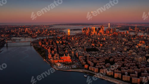 Preview: Panoramic Aerial view of New York with a full moon at sunrise