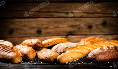 Preview: Different types of fresh crispy bread.