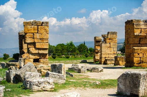 Preview: Ancient ruins of Hierapolis, in Pamukkale, Turkey