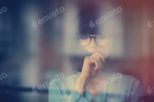 Preview: young woman in reflection