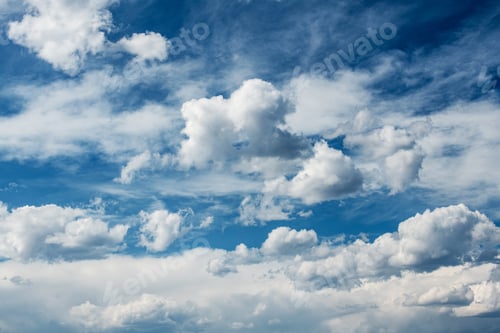 Vorschau: Flauschiger Bewölkter Himmel