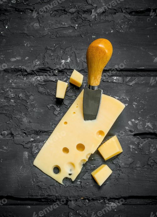 Vista previa: Fresh cheese with knife.