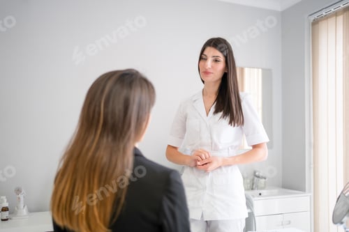 Preview: Consultation in cosmetology clinic