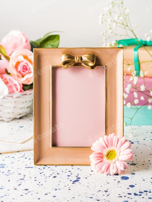 Preview: Pink frame with bow and flowers, gift box
