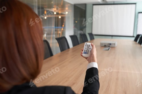 Preview: Using projector in meeting room