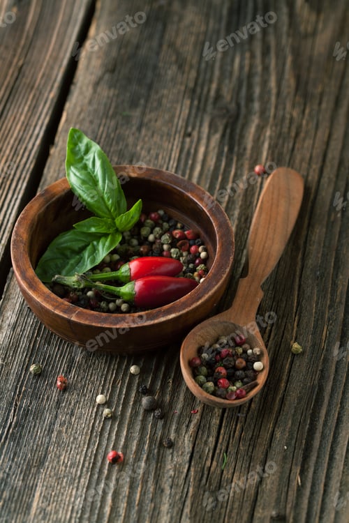 Preview: Pepper mix on the wooden background