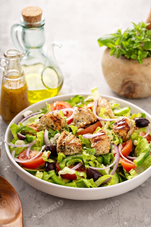 Preview: Greek salad with grilled chicken vinaigrette dressing