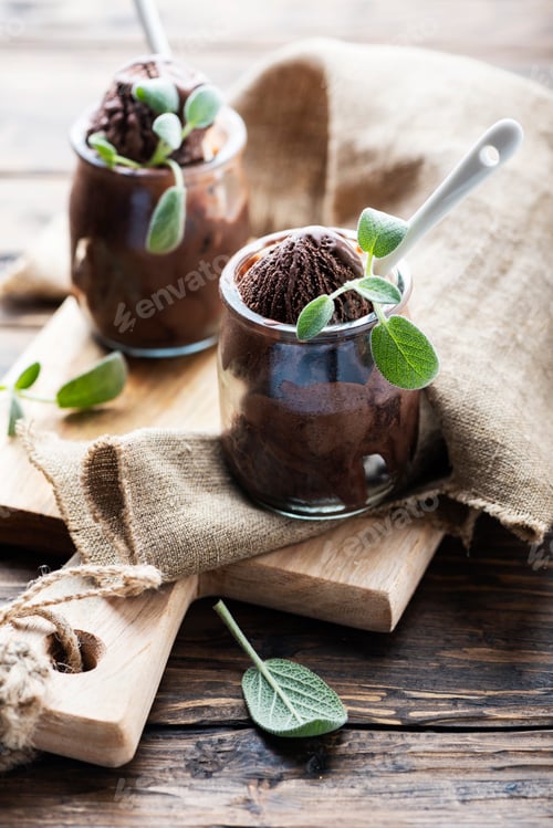 Preview: Sweet chocolate ice cream with sage