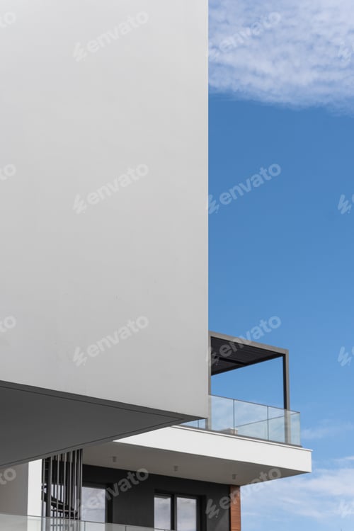 Aperçu: Contemporary luxury home exterior showcasing clean lines, a mix of materials