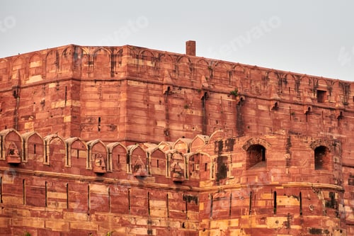 Preview: Walls of Agra red fort in India, view from main entrance Amar Singh Gate to ancient building