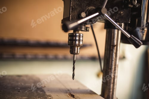 Preview: Carpenter drill in the workshop