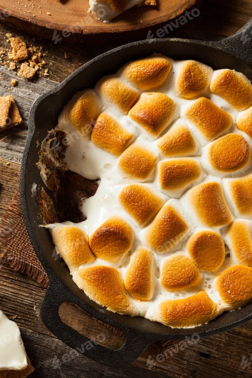 Preview: Homemade S'mores Dip with Graham Crackers