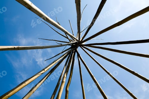 Preview: Low angle view, posts fixed together splayed out.