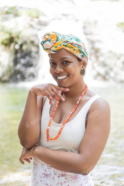 Preview: Close up of Black woman with headscarf