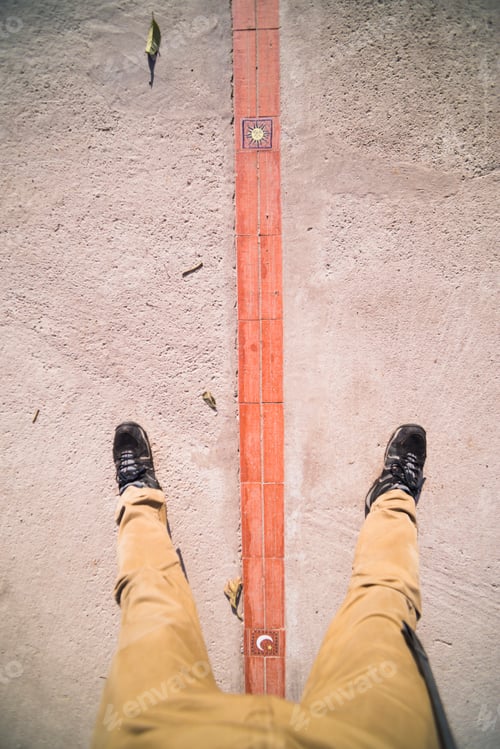 Preview: One foot on either side of the Equator at the 'Middle of the World', San Antonio de Pichincha, Quito