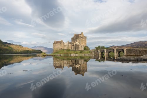 Preview: Eilean Donan castle with reflection in the water