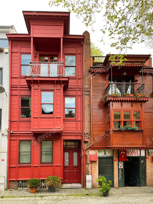 Preview: Traditional wooden colorful houses in Kuzguncuk district (Uskudar), Istanbul, Turkey