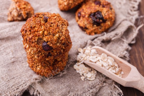 Preview: Oatmeal liver with hazelnuts and dried cranberries.