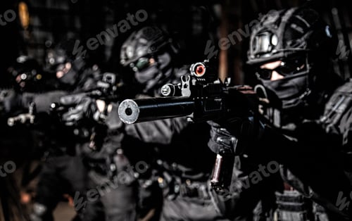 Preview: Police SWAT team suppresses criminals with gunfire