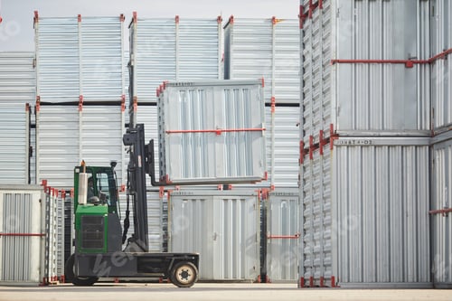 Preview: Removing containers