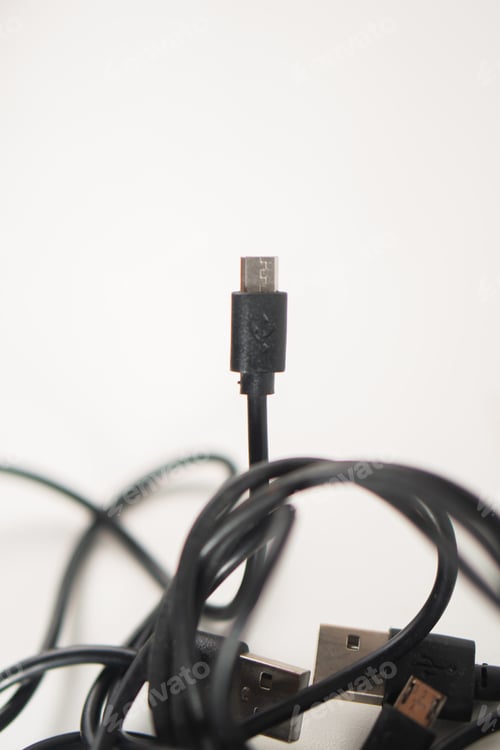 Preview: Tangled Black US B Cables on White Background
