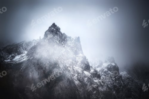 Preview: Misty peaks in the mountains