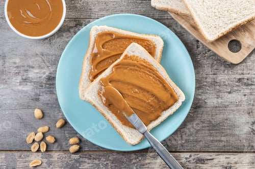 Preview: Bread toast with peanut butter cream