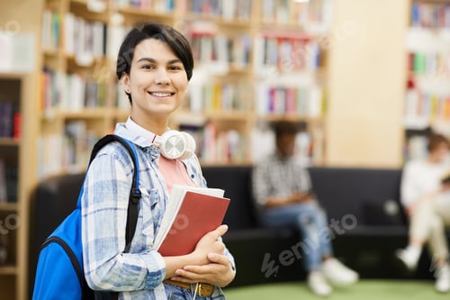 Preview: Confident university student in library