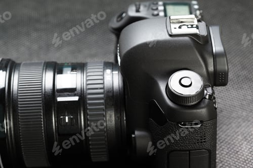 Preview: digital SLR camera