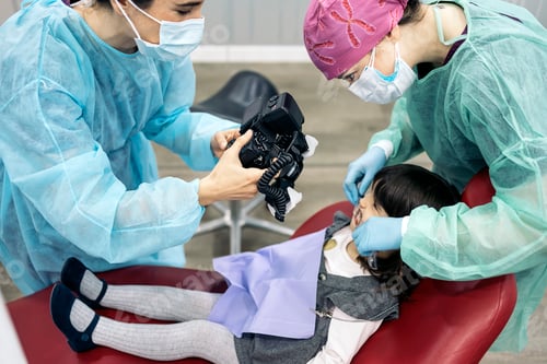 Preview: Dentist Taking Picture