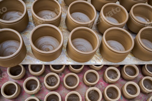 Preview: Shelf of clay pot rows