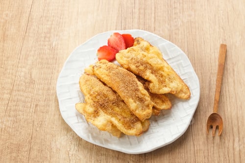 Preview: Fried Bananas with Cinnamon and Strawberries