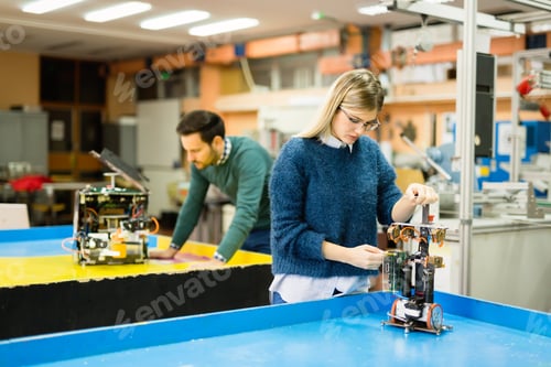 Preview: Engineering robotics class teamwork