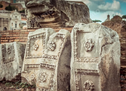 Preview: Roman ruins in Rome