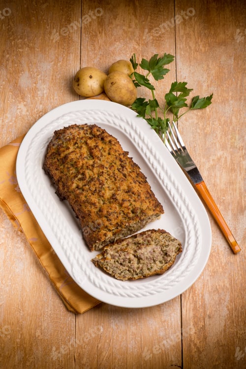 Preview: meatloaf with potatoes and parsley