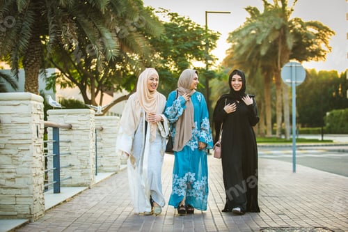 Preview: Arabic women in Dubai
