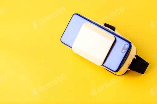 Preview: Yellow virtual reality glasses with blue smartphone
