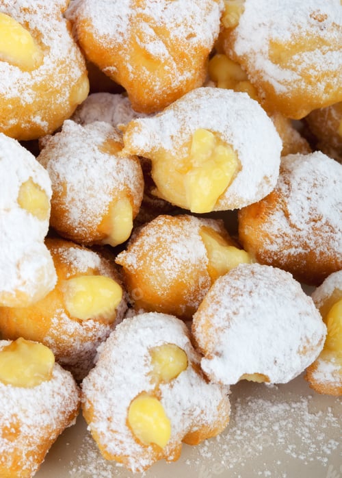 Preview: Cream Filled Dough Balls Sprinkled with Powdered Sugar