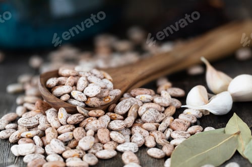 Preview: Wooden Spoon of Pinto Beans