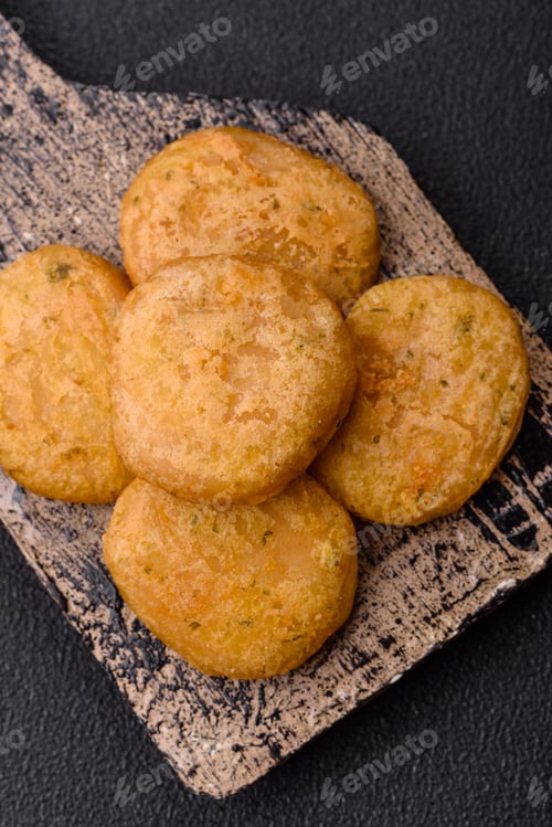 Preview: Round fish or chicken nuggets with salt and spices