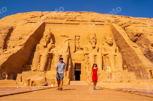 Preview: A Tourist Couple Visiting The Abu Simbel Temple In Southern Egypt In Nubia Next To Lake Nasser