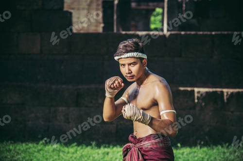 Preview: A boxer tied a rope in his hand and performed a fight, The martial arts of Muay Thai.