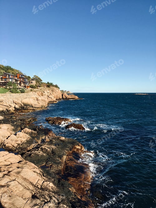Preview: The house on an ocean cliff