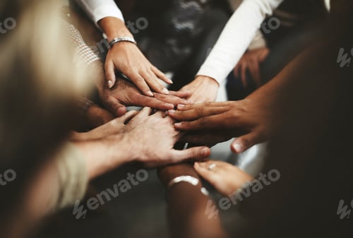 Preview: Joined hands for teamwork