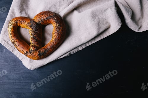 Preview: Pretzel on the table