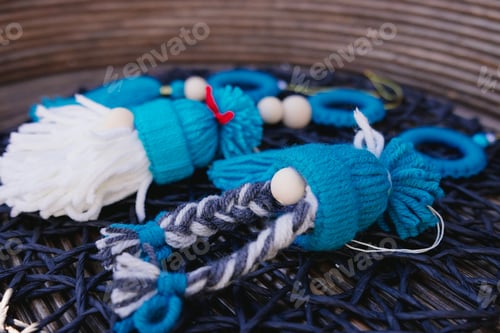 Preview: Christmas decorations on a table